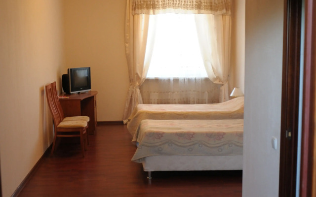 Отель «Фамп»