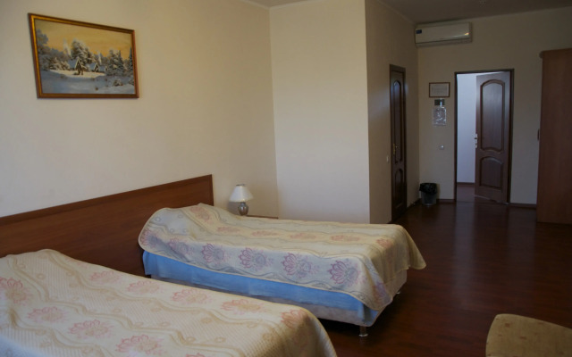 Отель «Фамп»